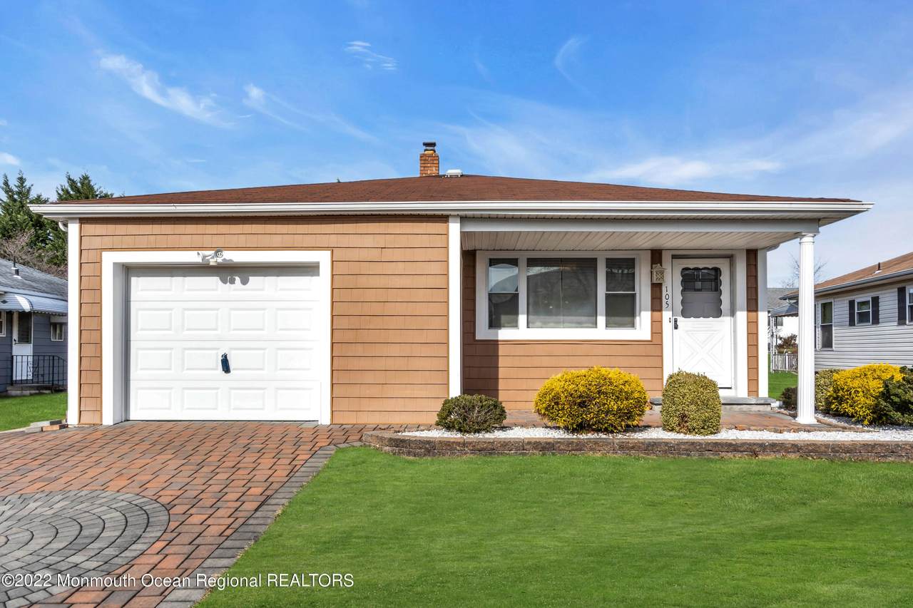 105 Port Royal Drive - Photo 1