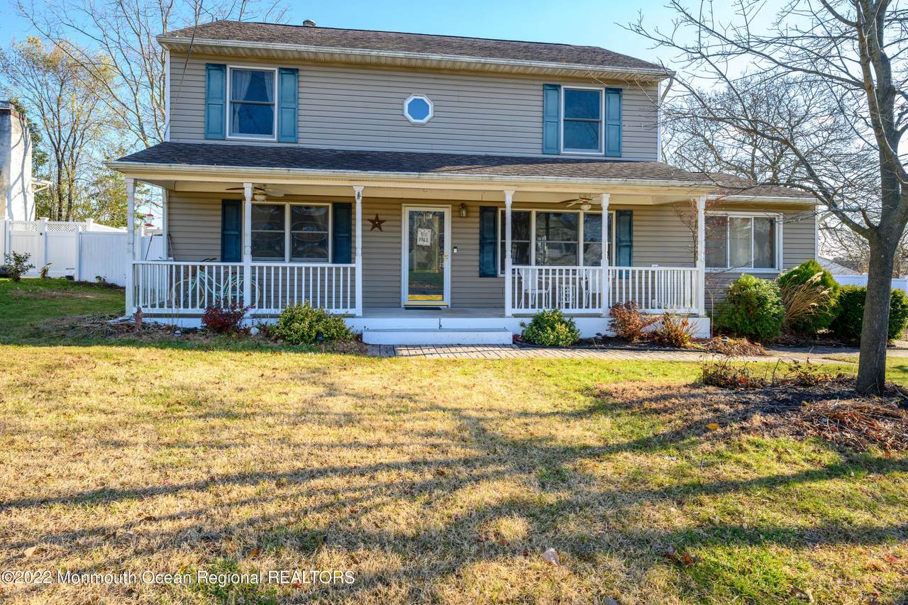 341 Evergreen Drive - Photo 1