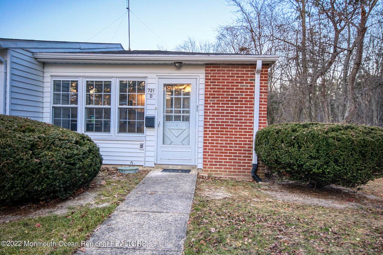 721D Buckingham Drive - Photo 1