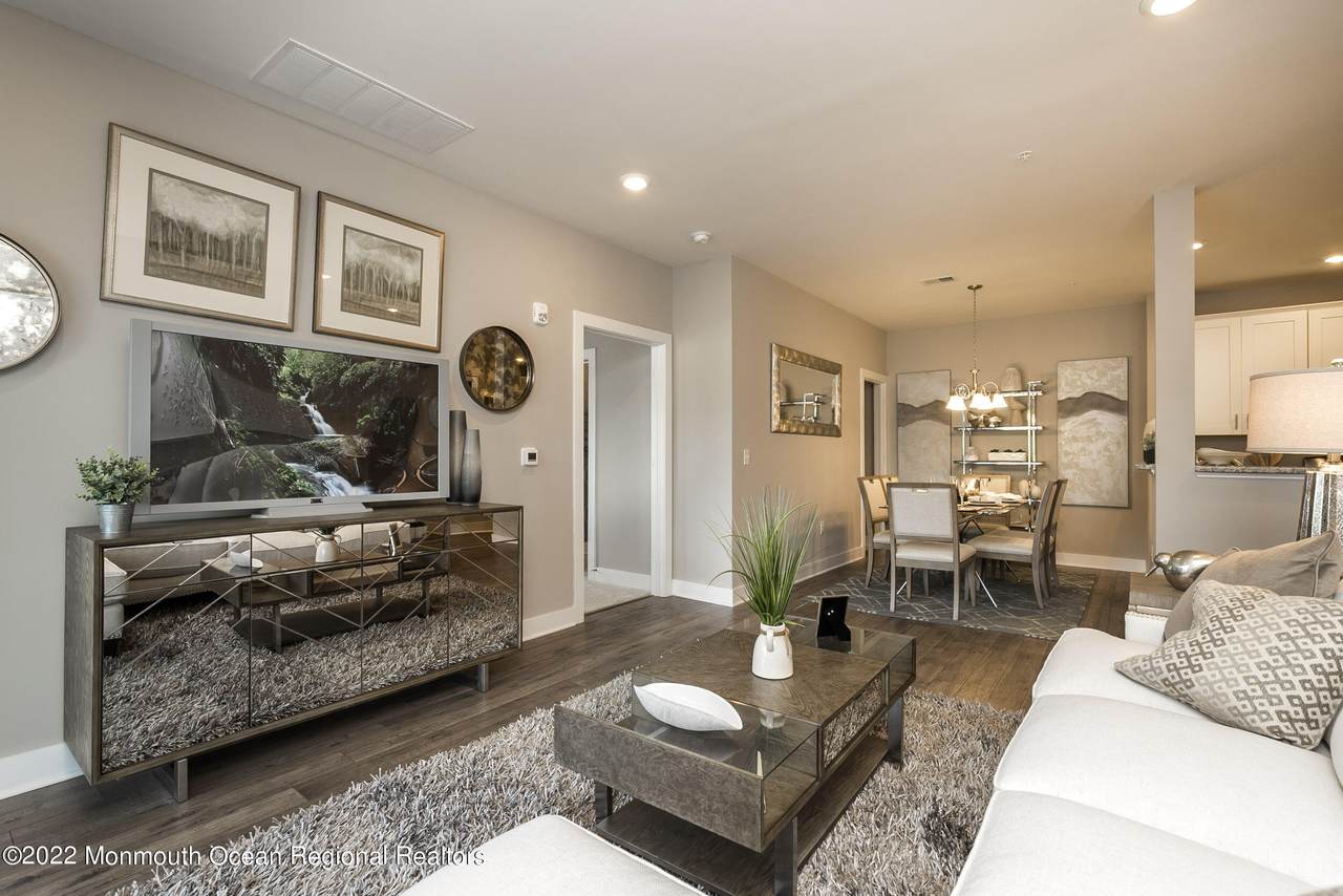 921 Vanderberg Boulevard - Photo 1
