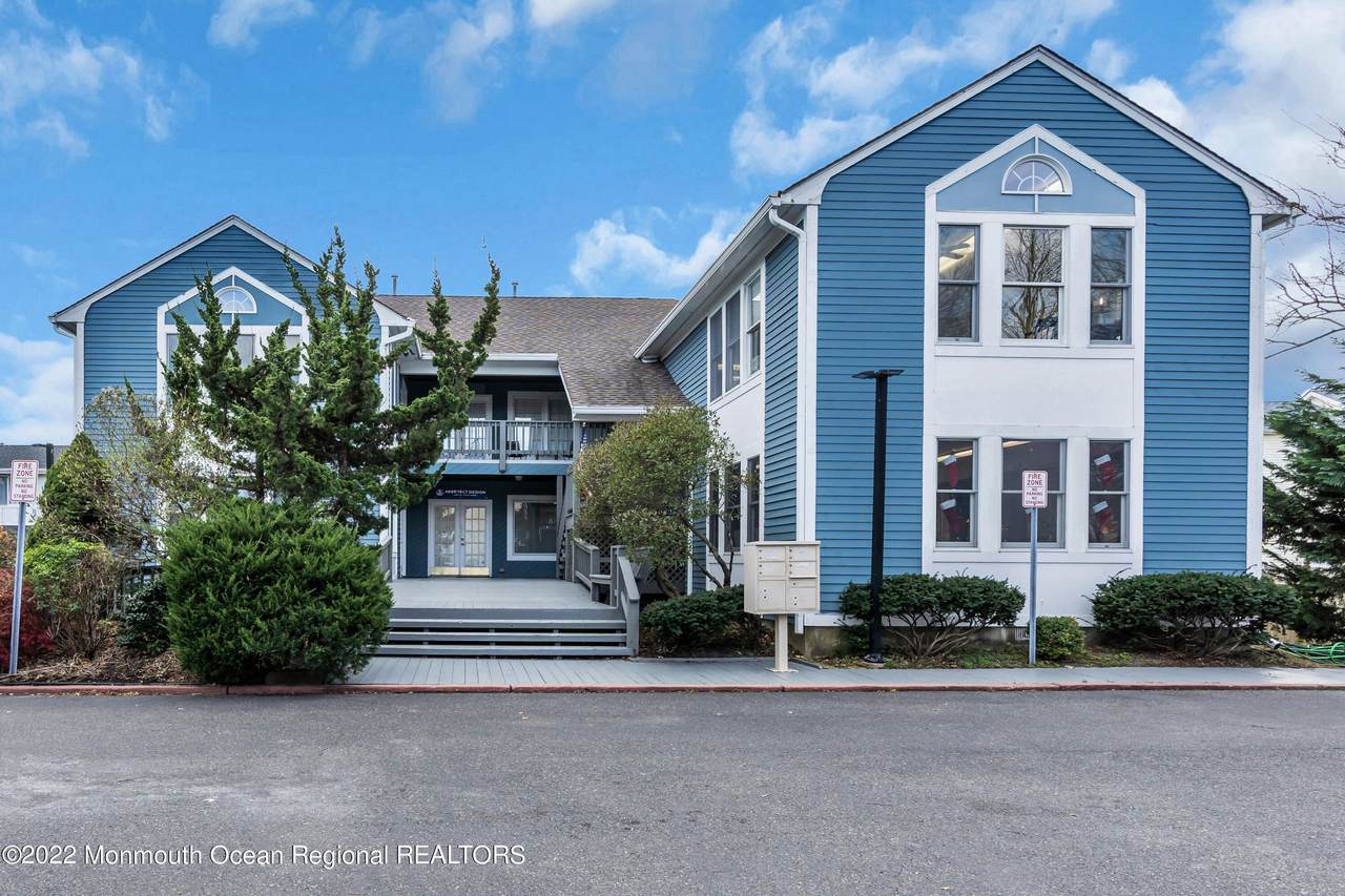 1705 Bay Avenue - Photo 1