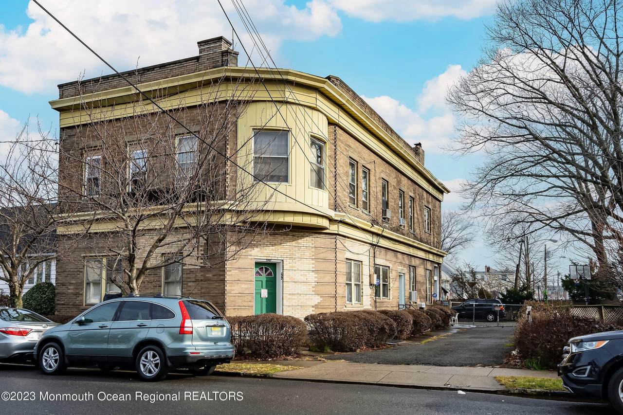 620 Maple Avenue - Photo 1