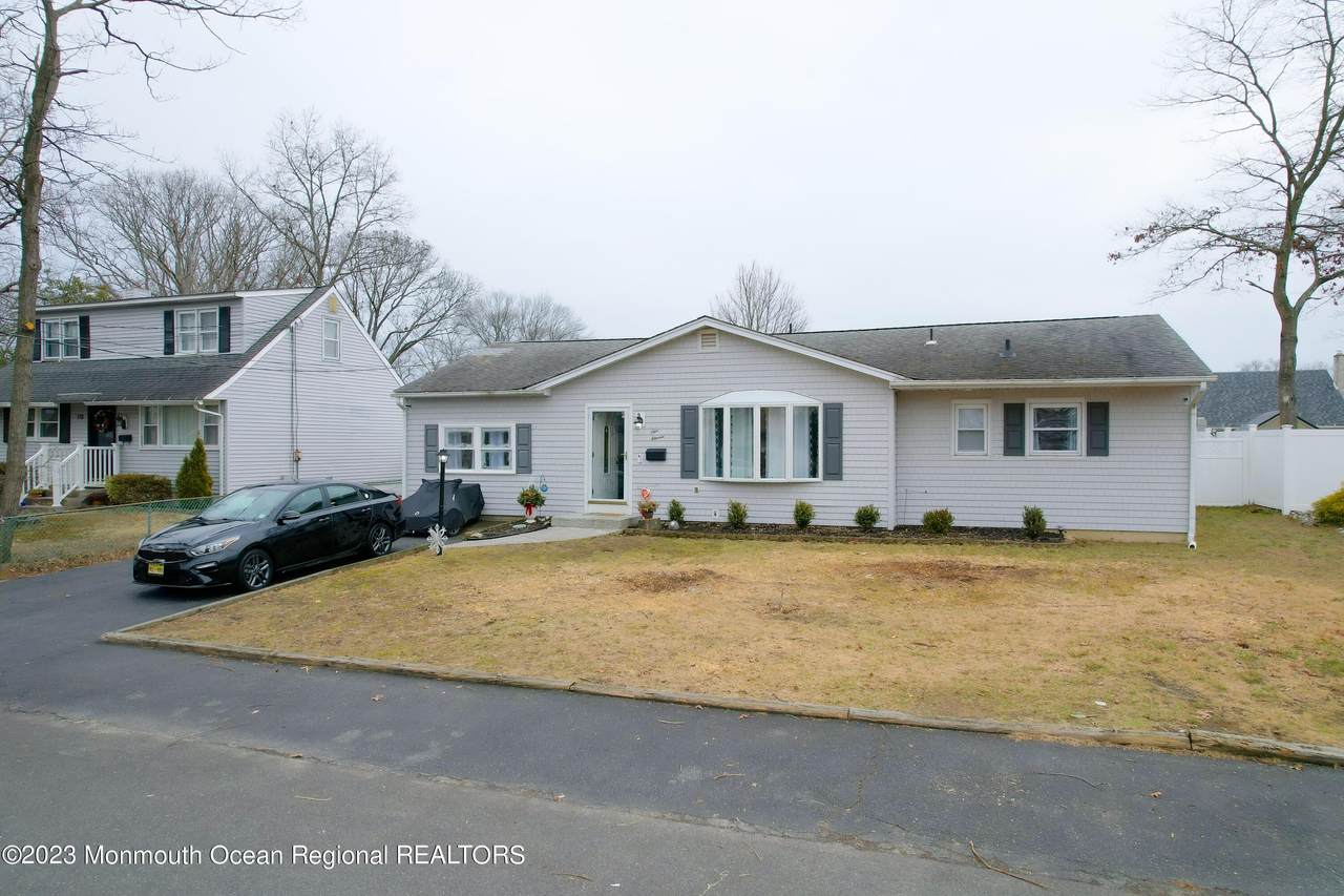 111 Roosevelt Drive - Photo 1