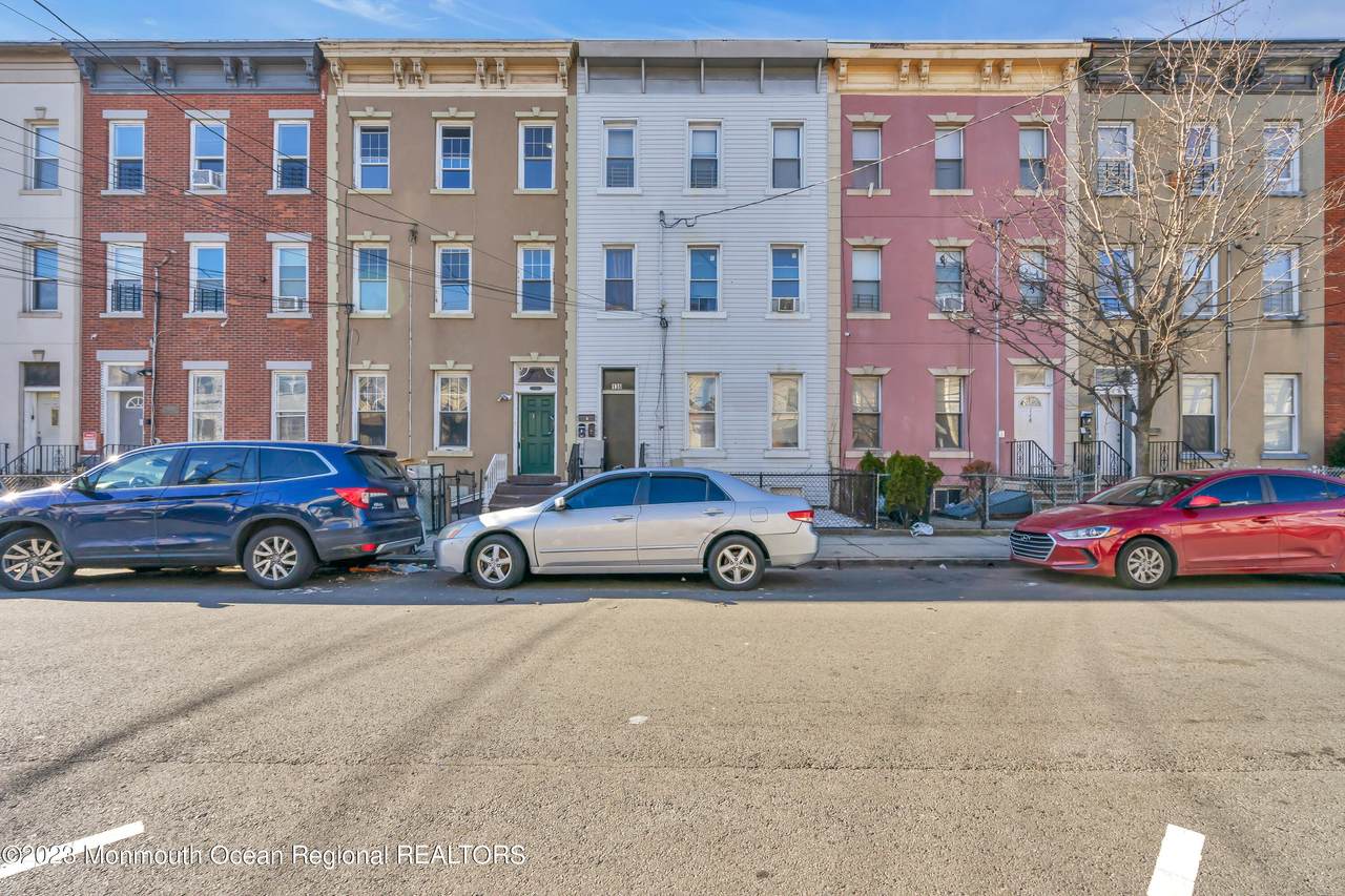 136 Ripley Place - Photo 1