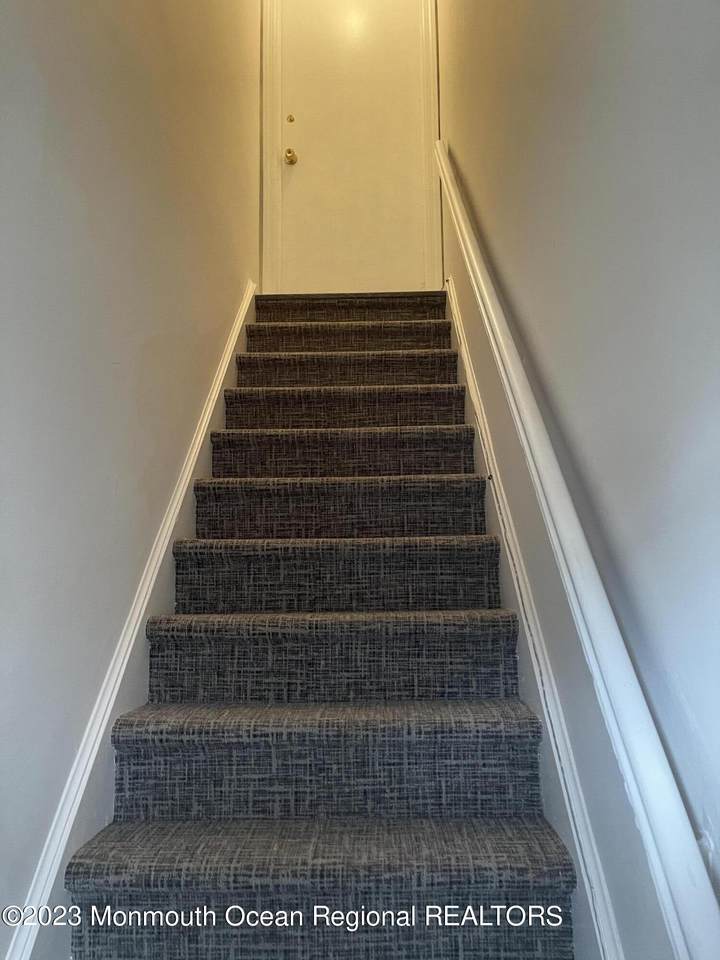 901 Barton Avenue - Photo 1