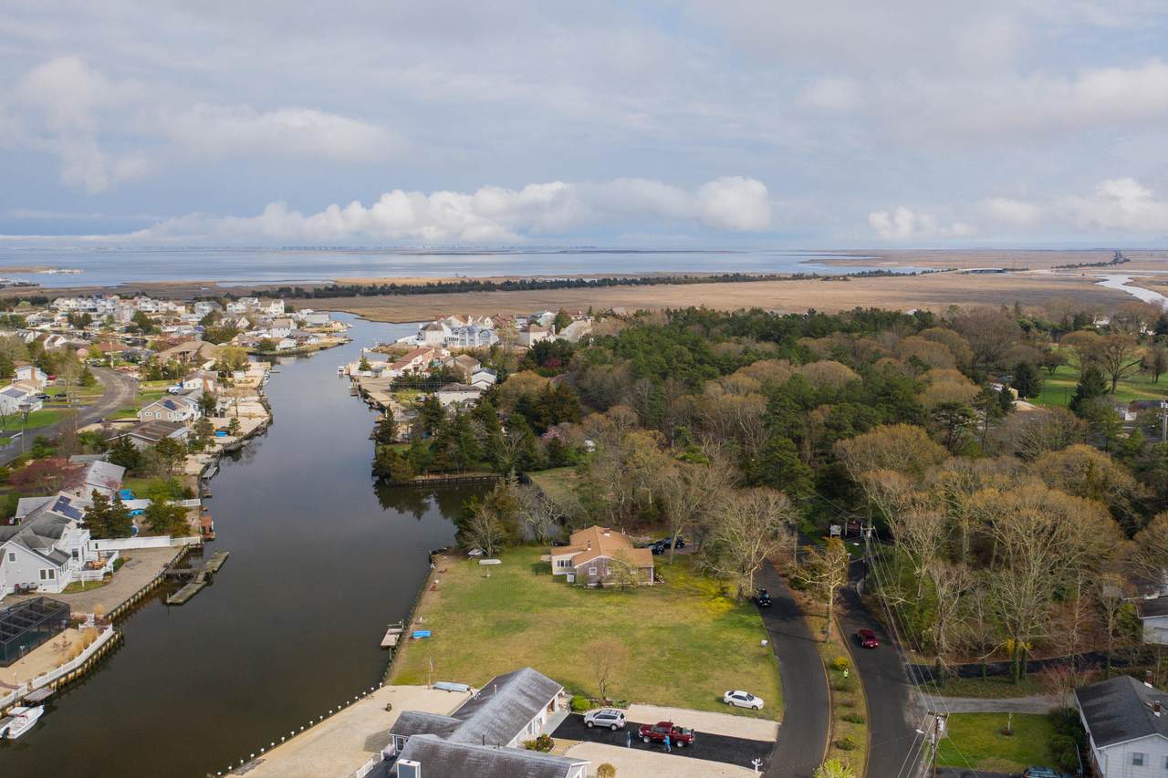 268 Country Club Boulevard - Photo 1
