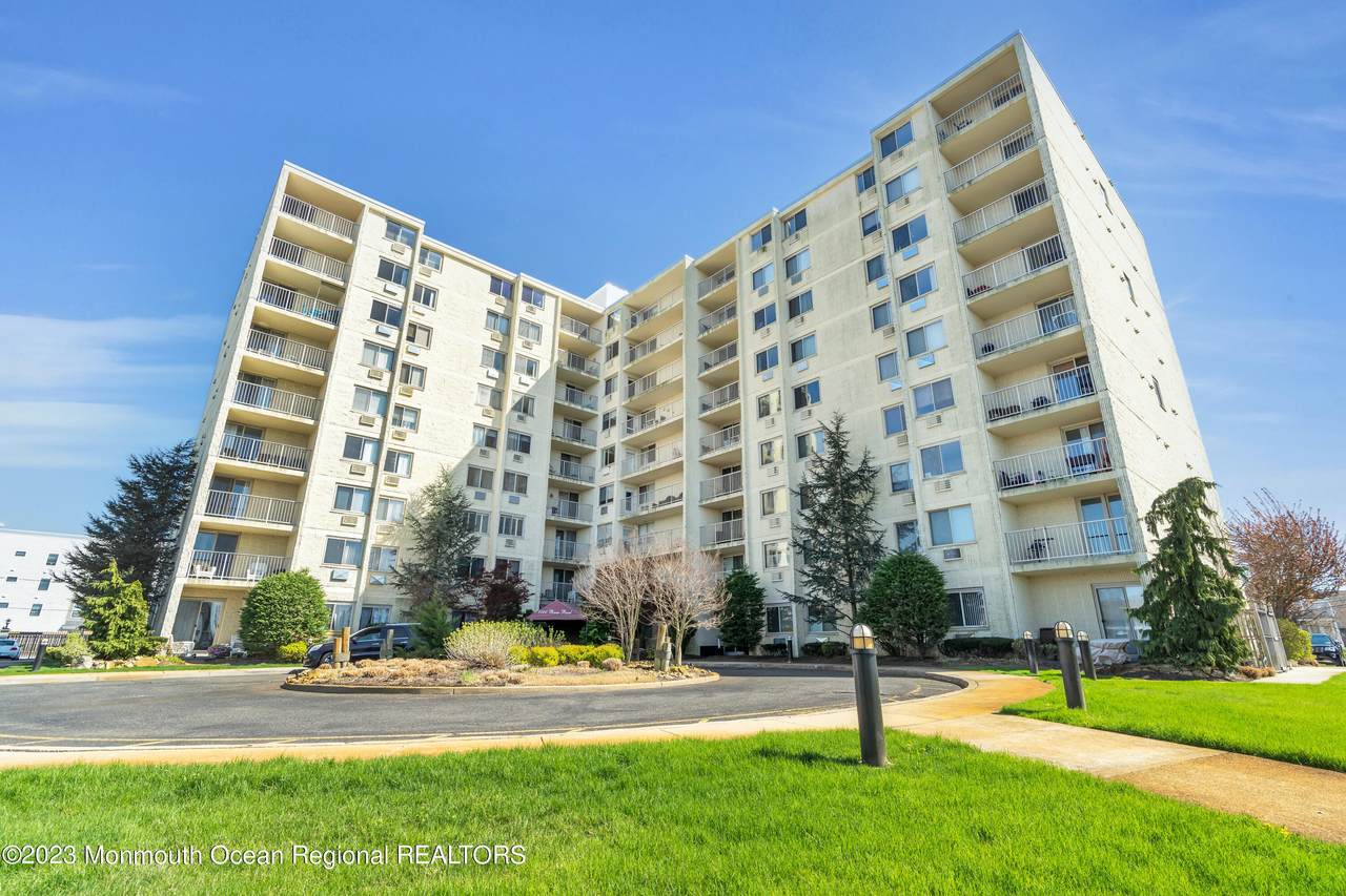 1000 River Road - Photo 1