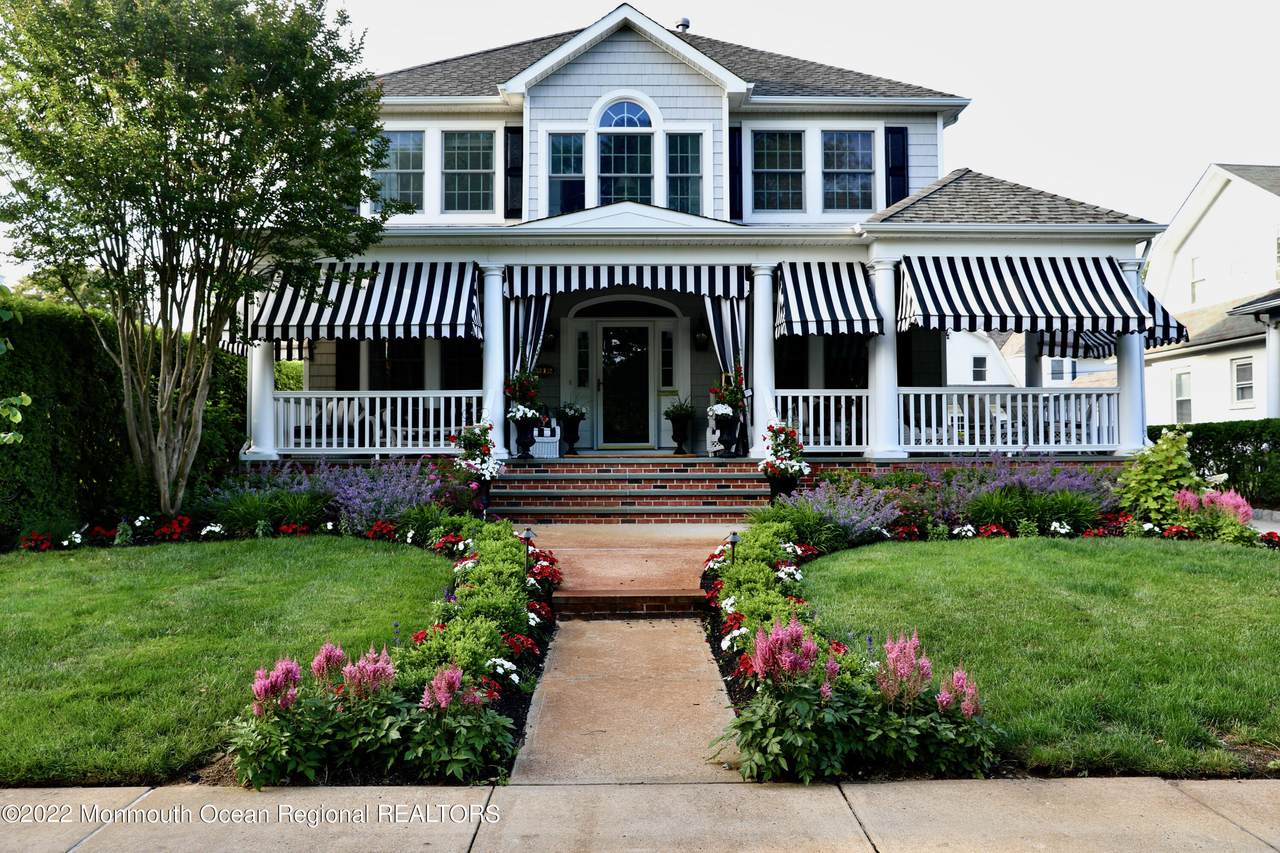 312 Essex Avenue - Photo 1