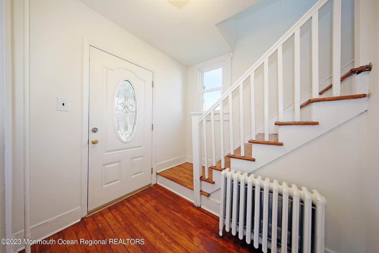 88 Memorial Parkway - Photo 1