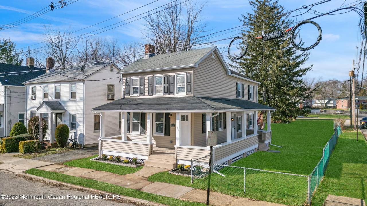 63 Wayne Avenue - Photo 1