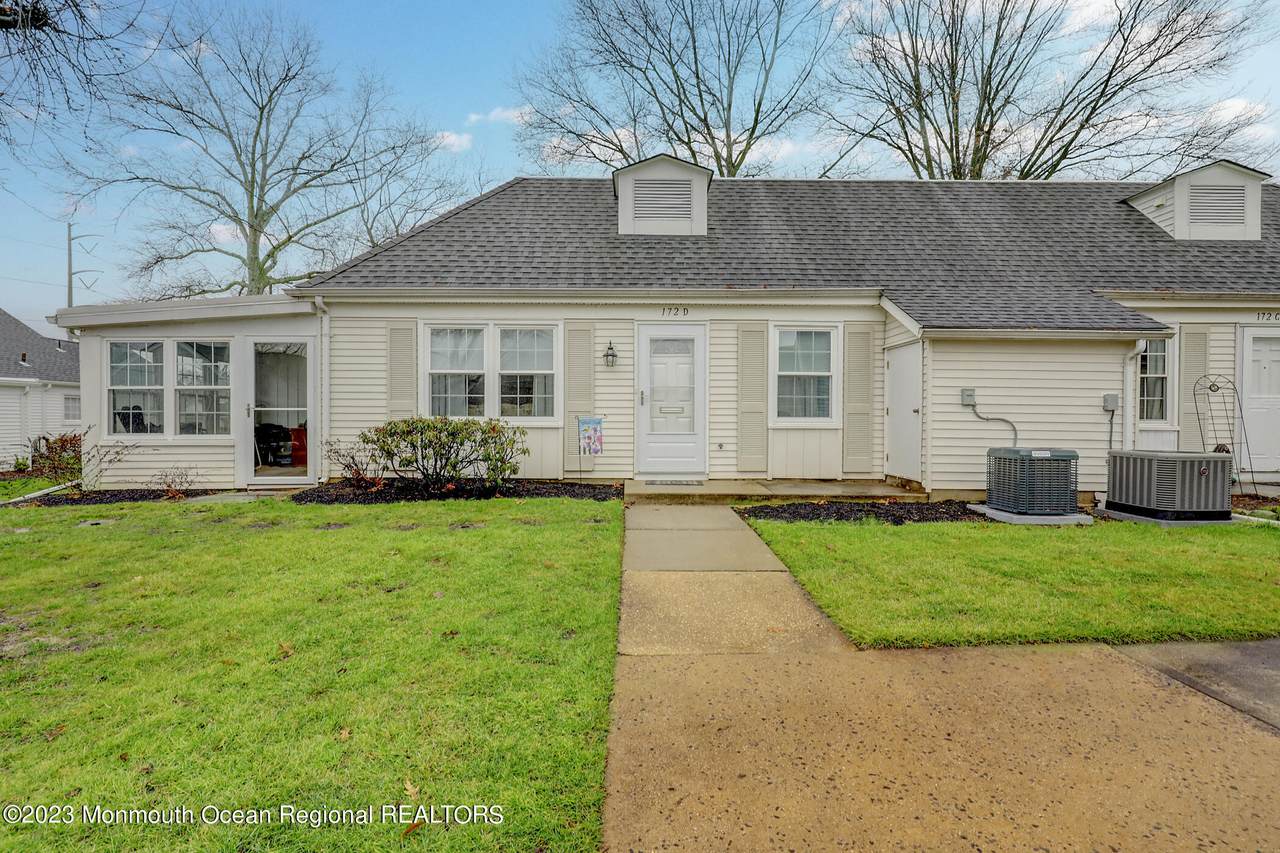 172D Rossmoor Drive - Photo 1