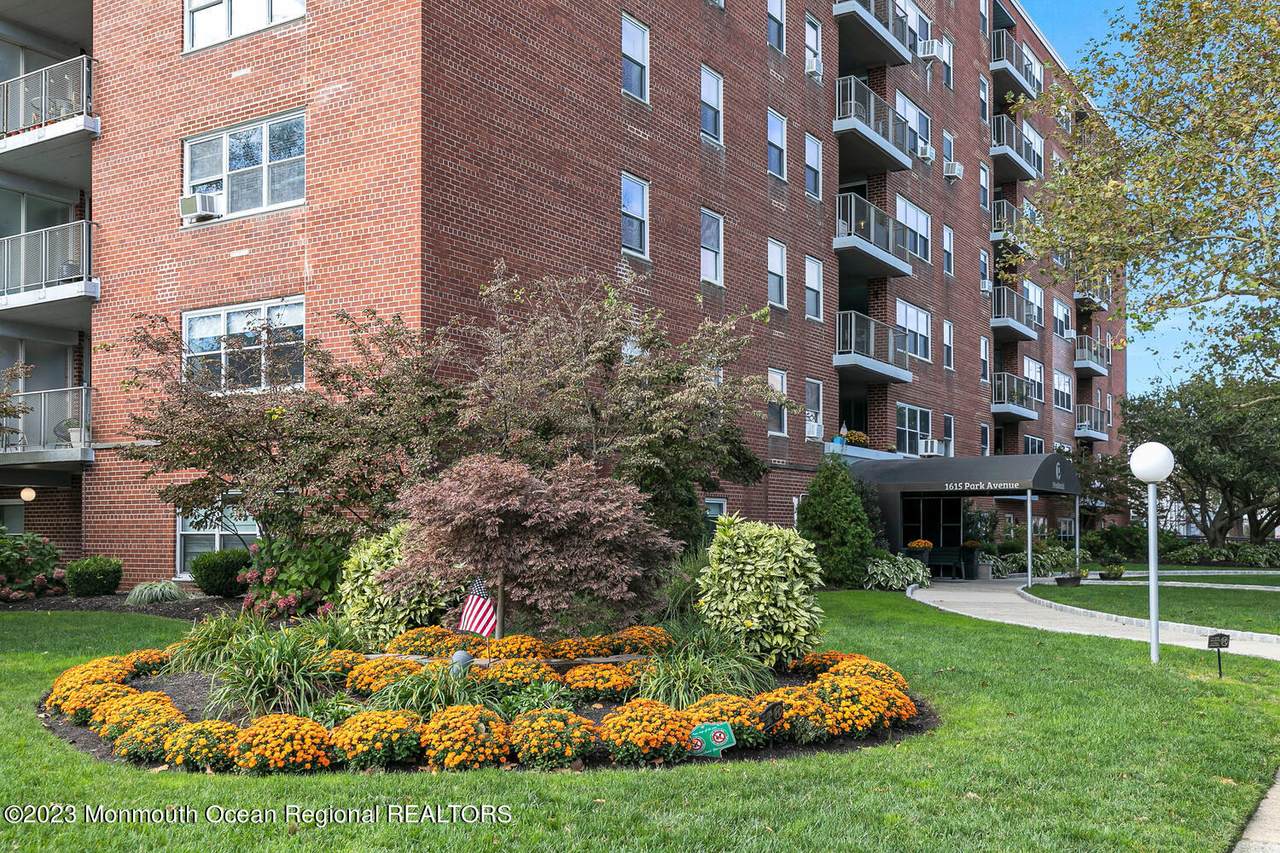 1615 Park Avenue - Photo 1