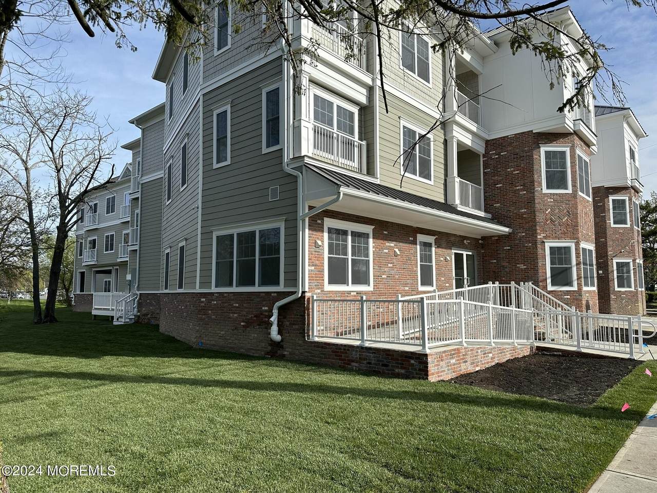 33 Union Avenue - Photo 1