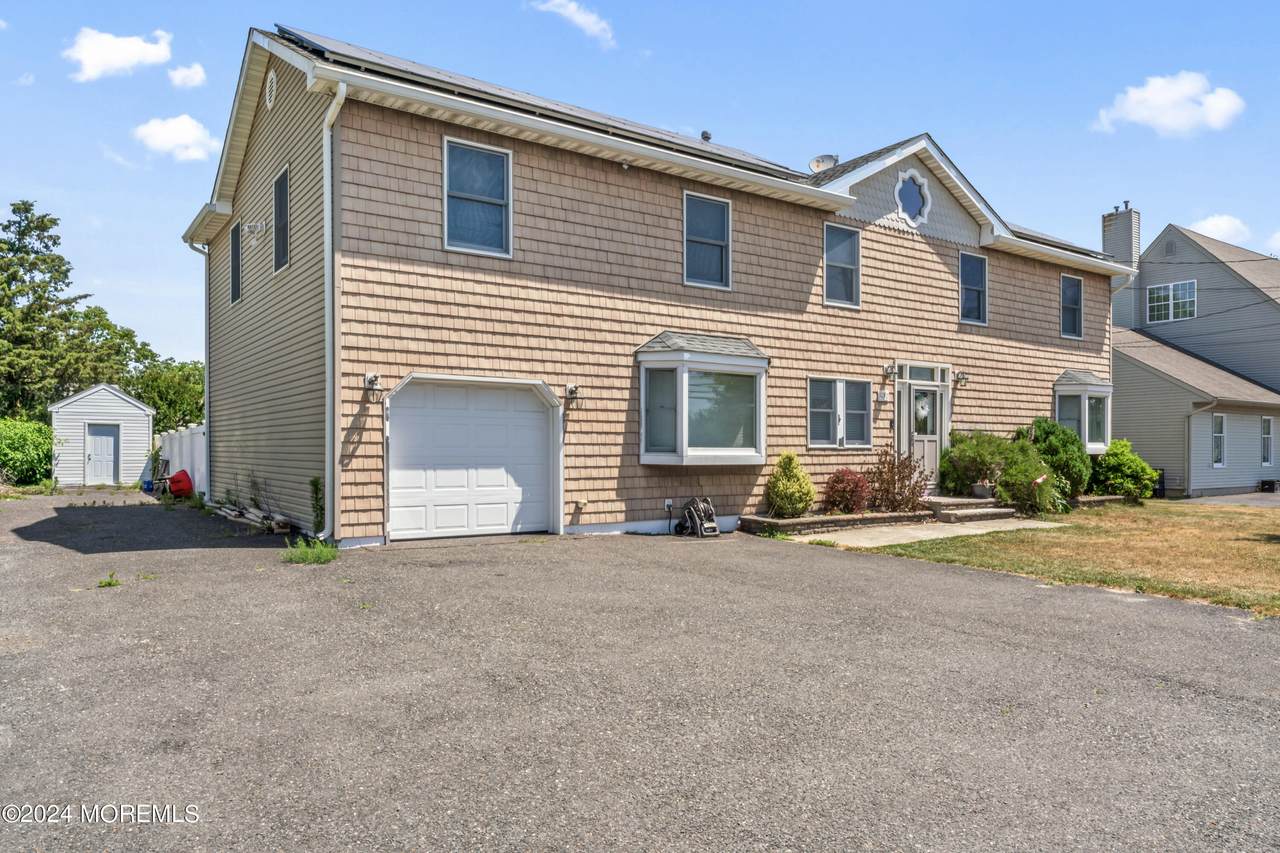 1130 Bay Avenue - Photo 1