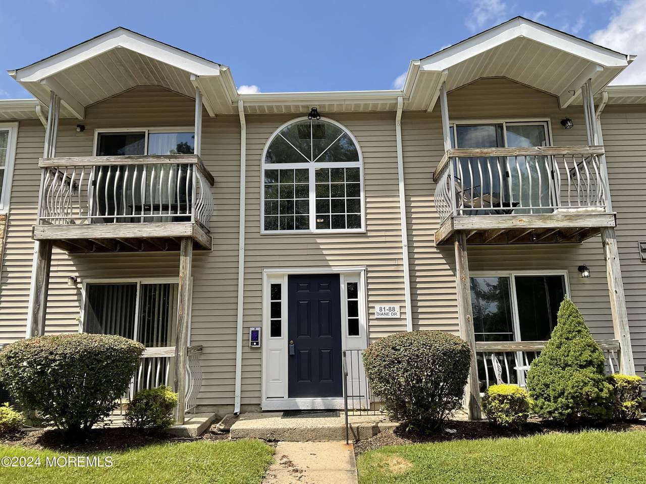83 Diane Drive - Photo 1