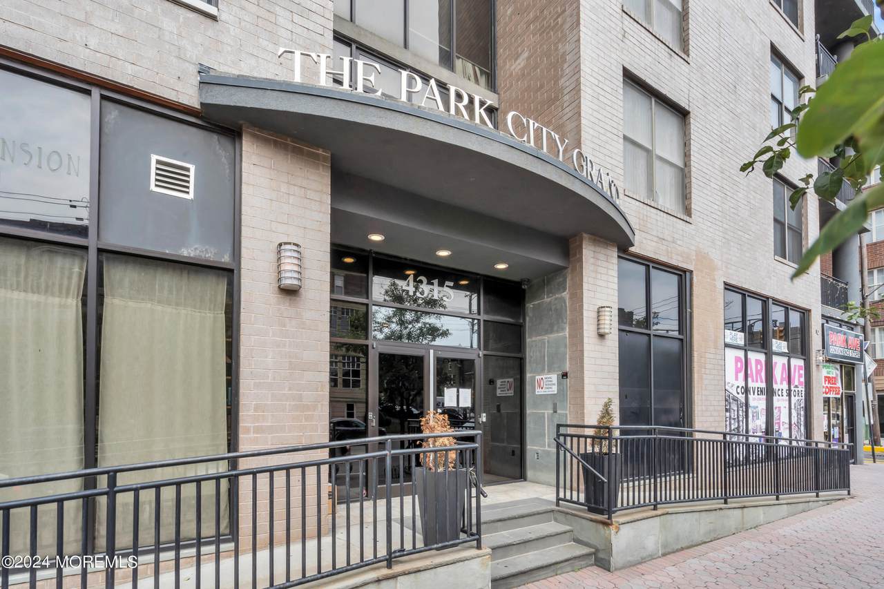 4315 Park Avenue - Photo 1