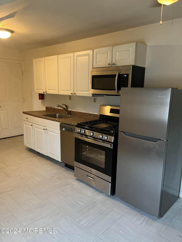 172 Carr Avenue - Photo 1