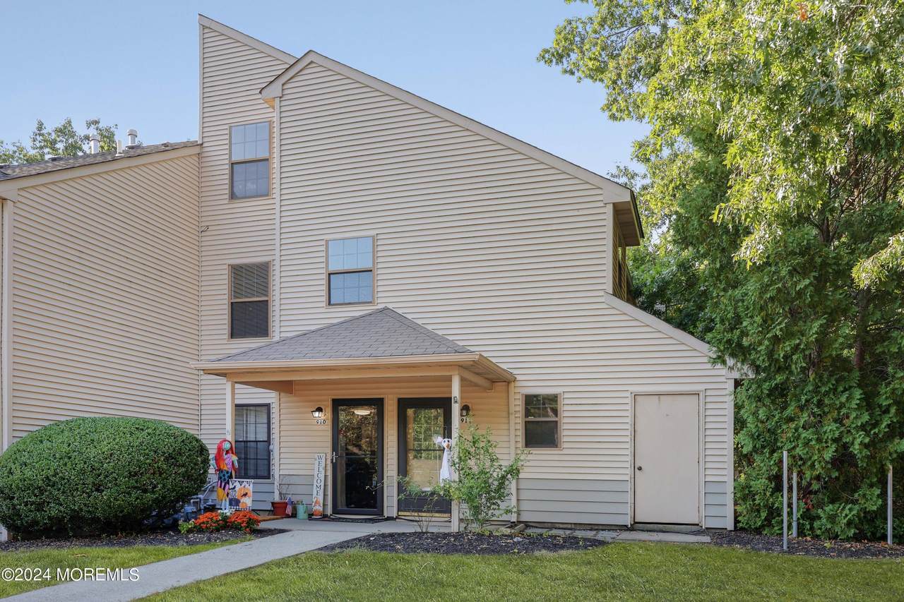 911 Morning Glory Court - Photo 1