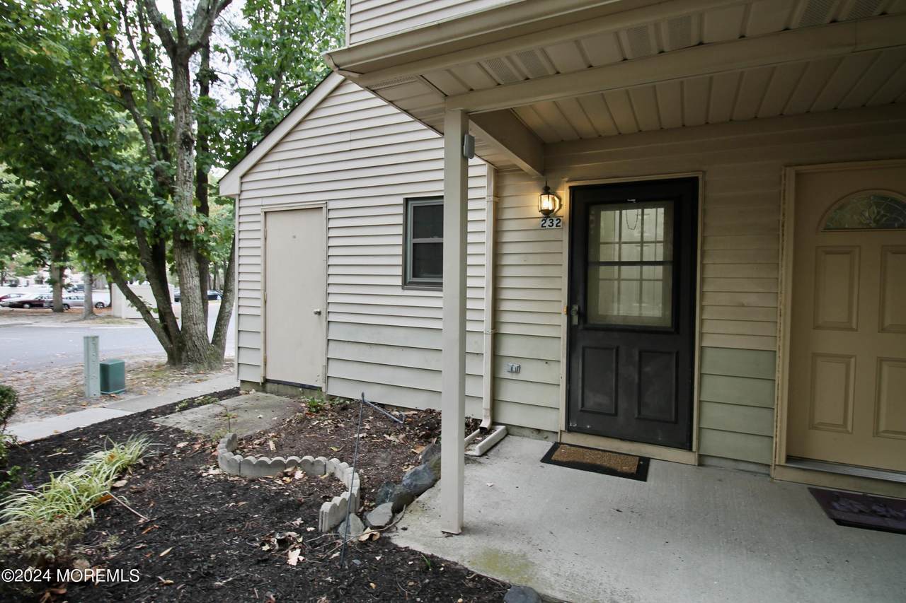 232 Azalea Circle - Photo 1