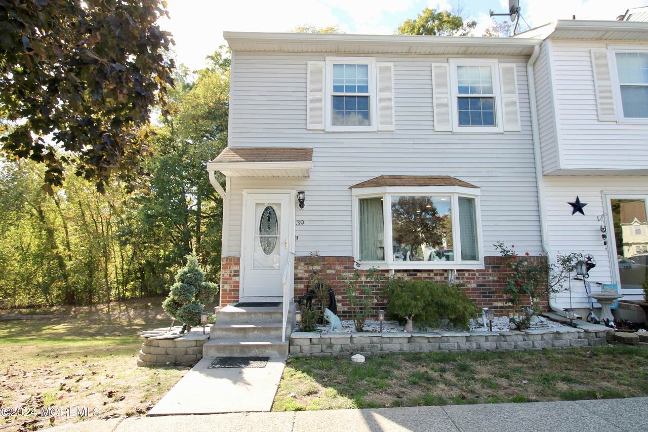 39 Renee Court - Photo 1