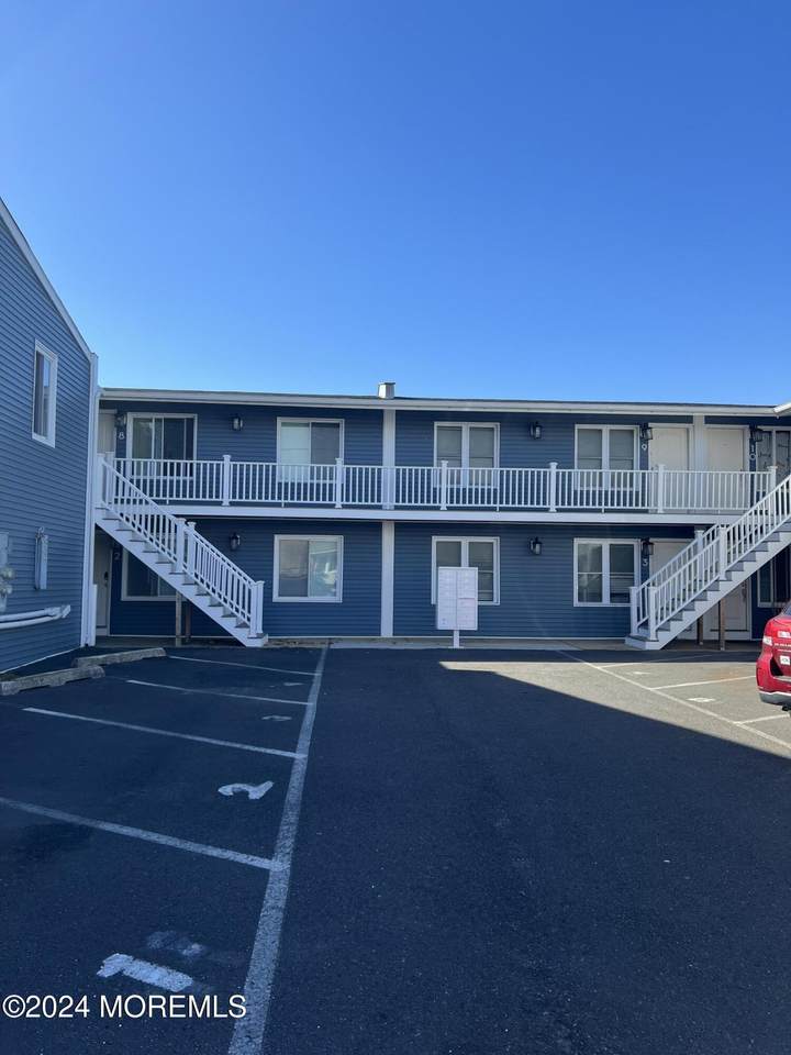 303 Sumner Avenue - Photo 1