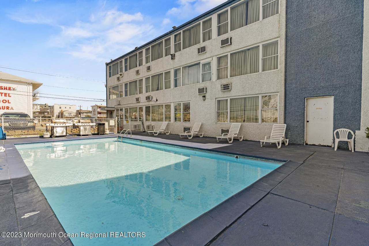 127 Carteret Avenue - Photo 1