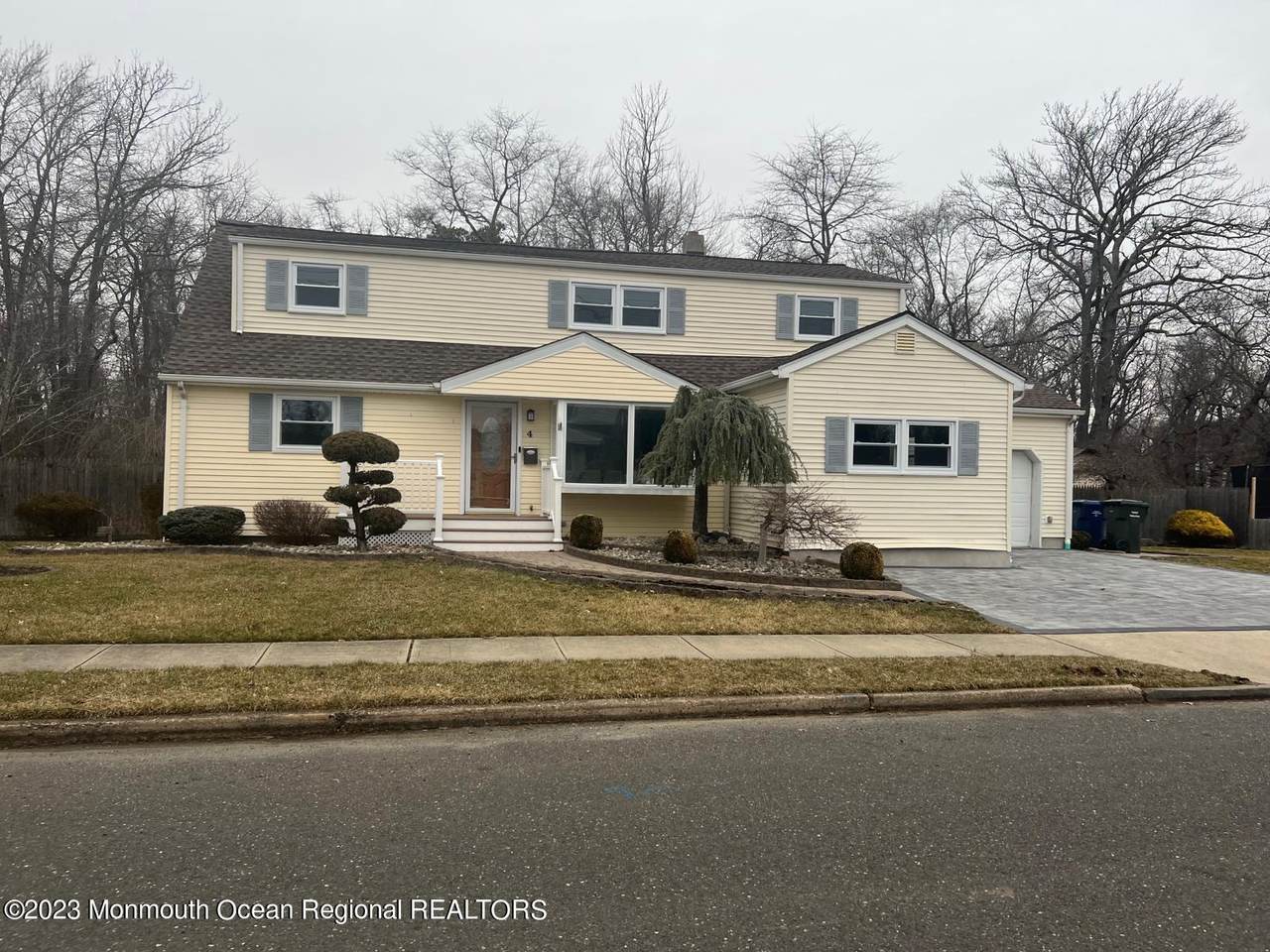 4 Lake Avenue - Photo 1