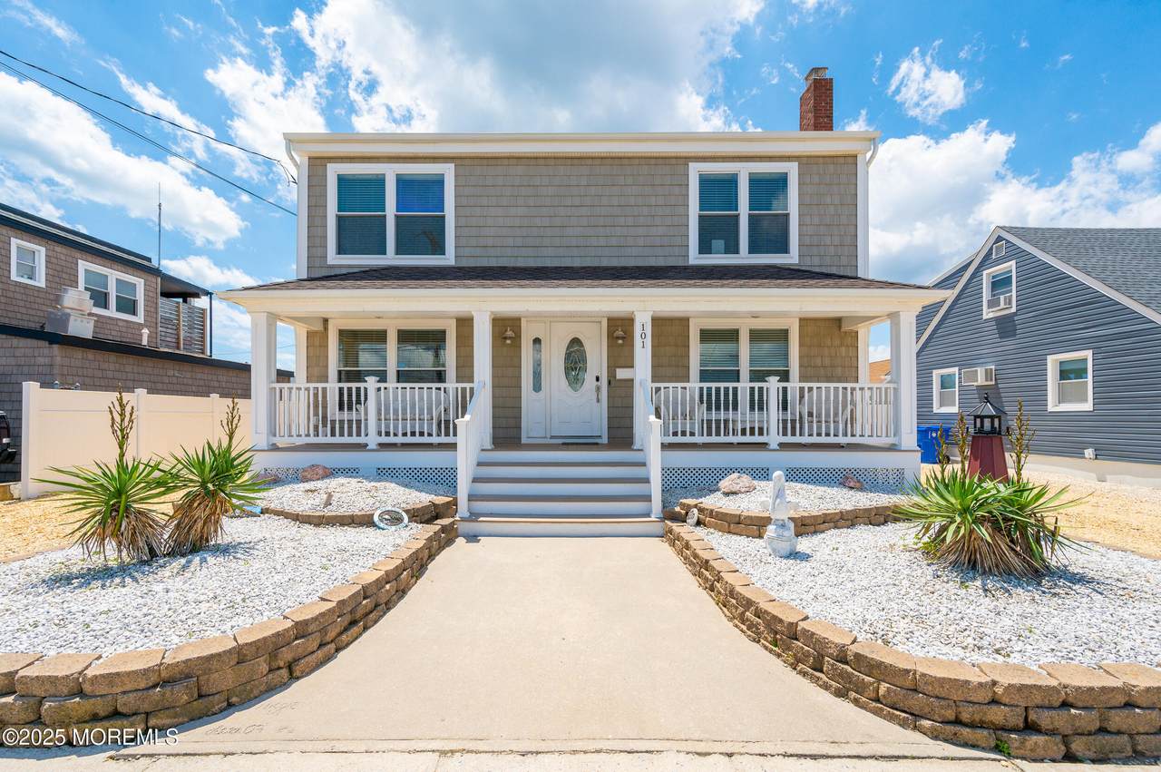 101 7th Avenue - Photo 1