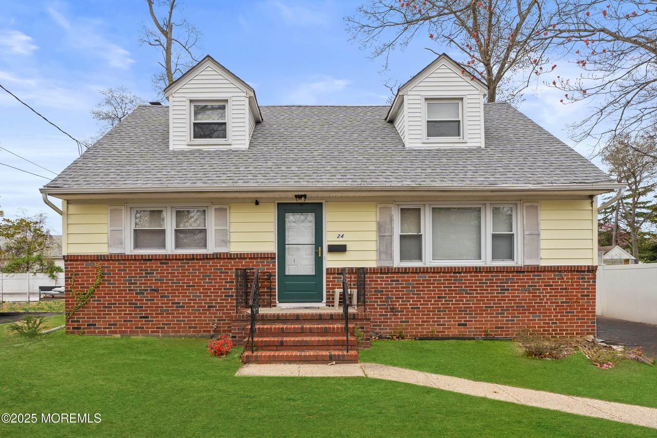 24 Berger Avenue - Photo 1