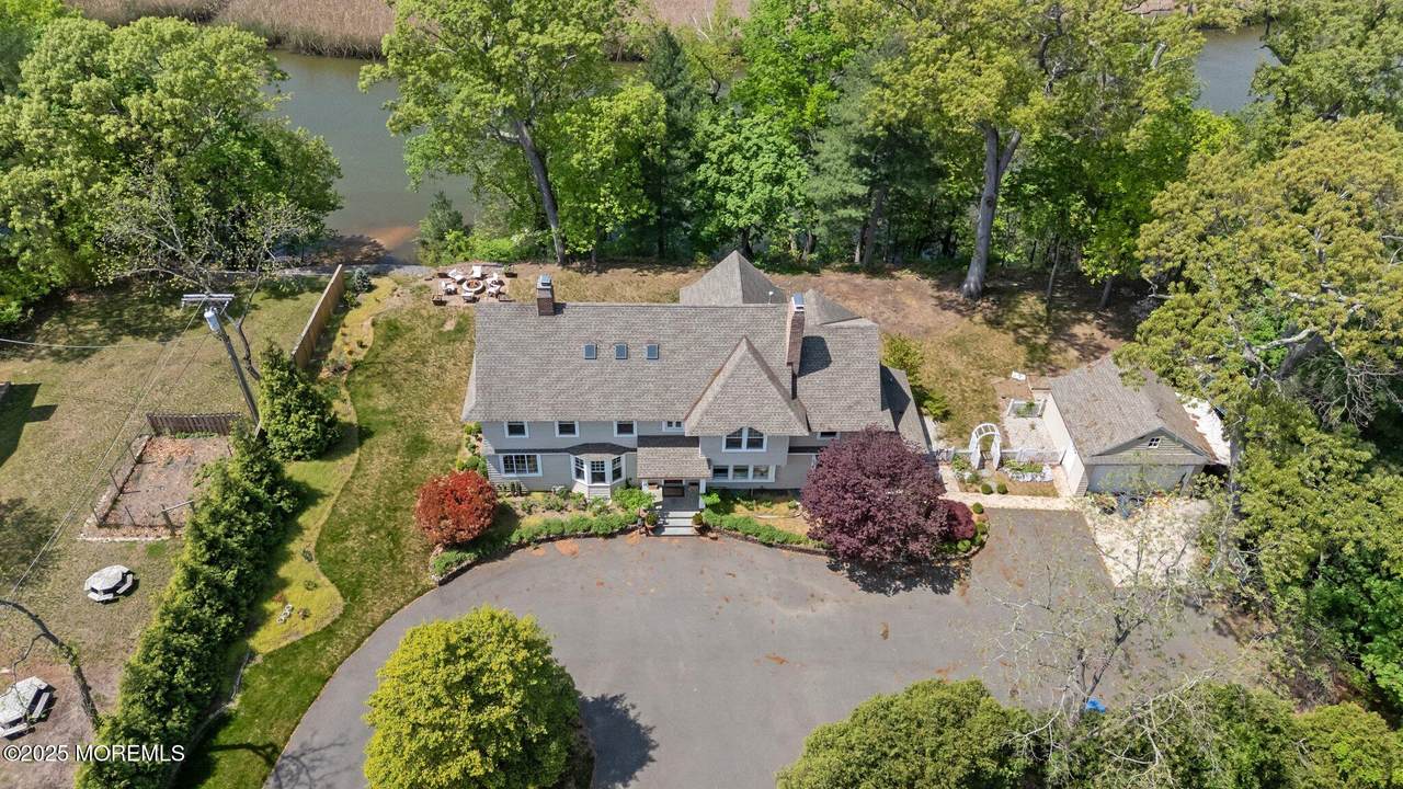 10 Hance Avenue - Photo 1