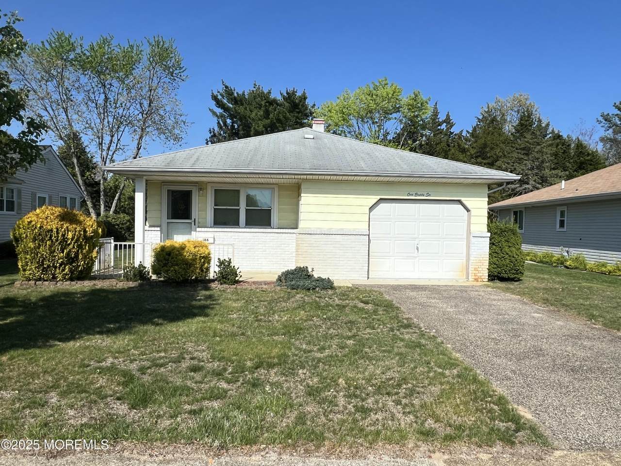 186 Charlotteville Drive - Photo 1