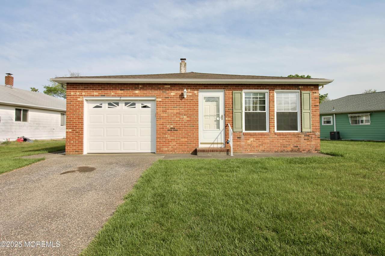 8 Newcastle Court - Photo 1