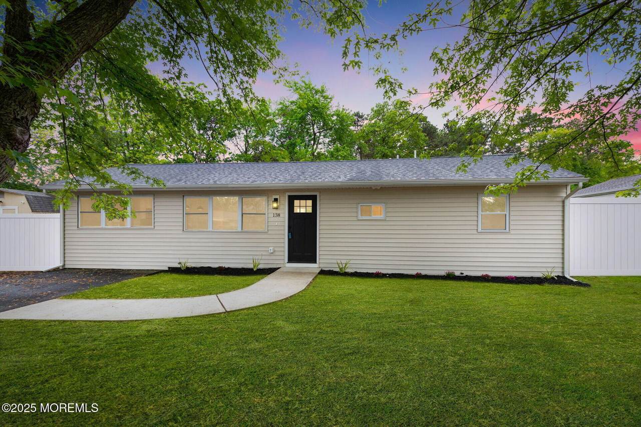 138 Stephan Road - Photo 1