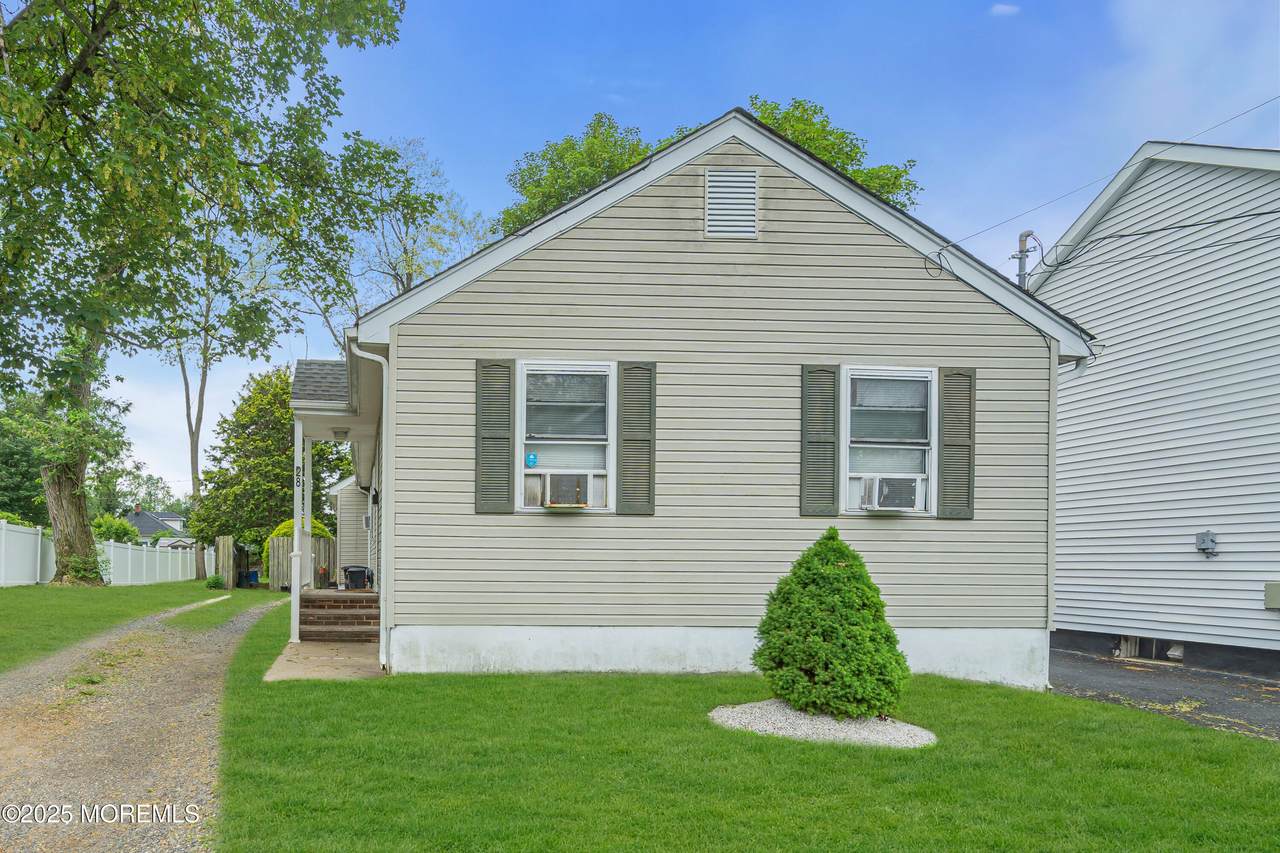 28 Lockwood Avenue - Photo 1