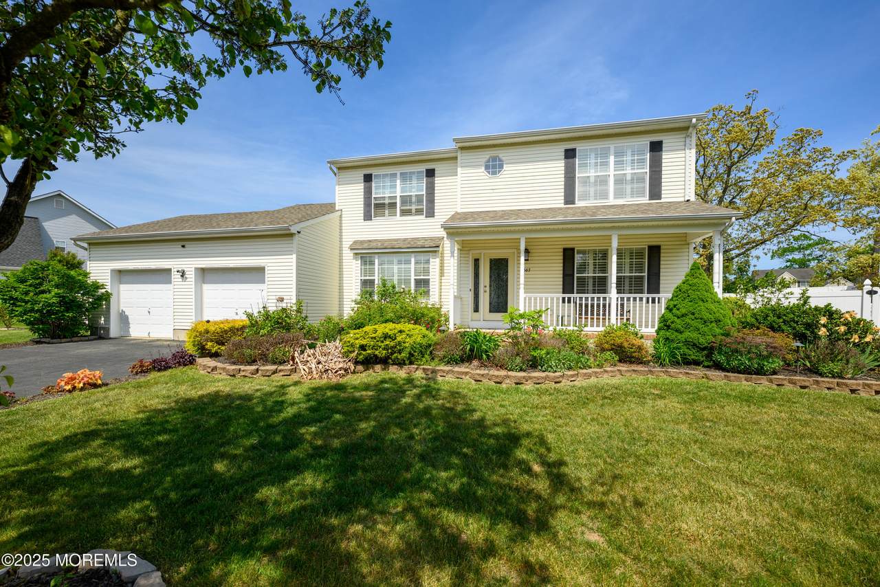 1663 Copperfield Lane - Photo 1