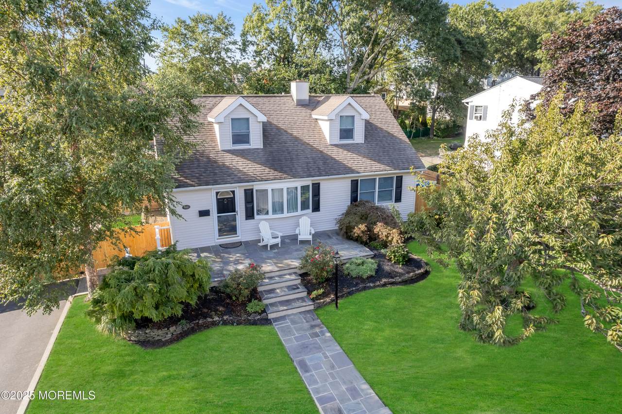 539 Oak Terrace - Photo 1