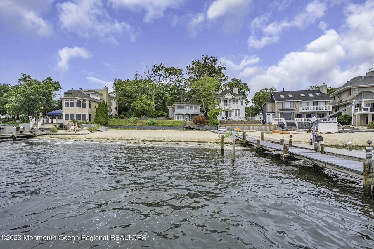 94 Beach Court - Photo 1