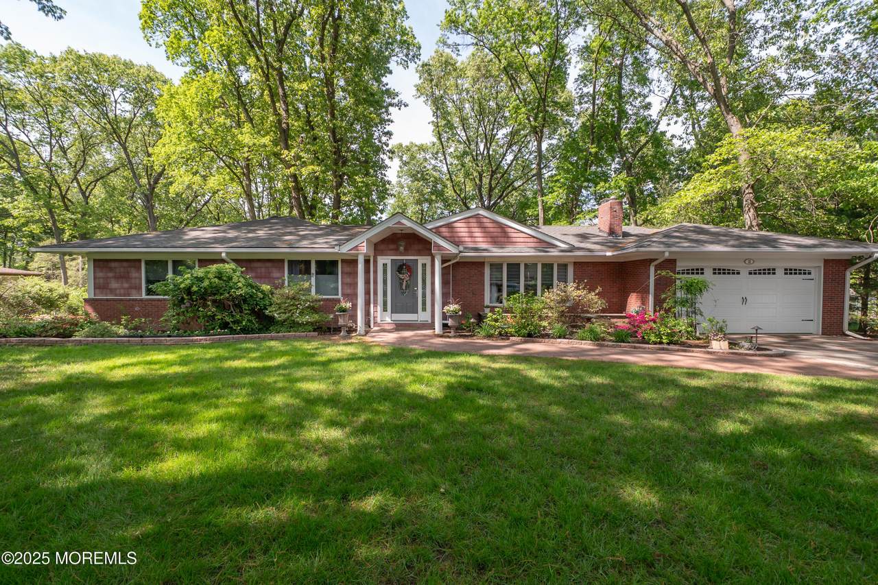 12 Hickory Drive - Photo 1