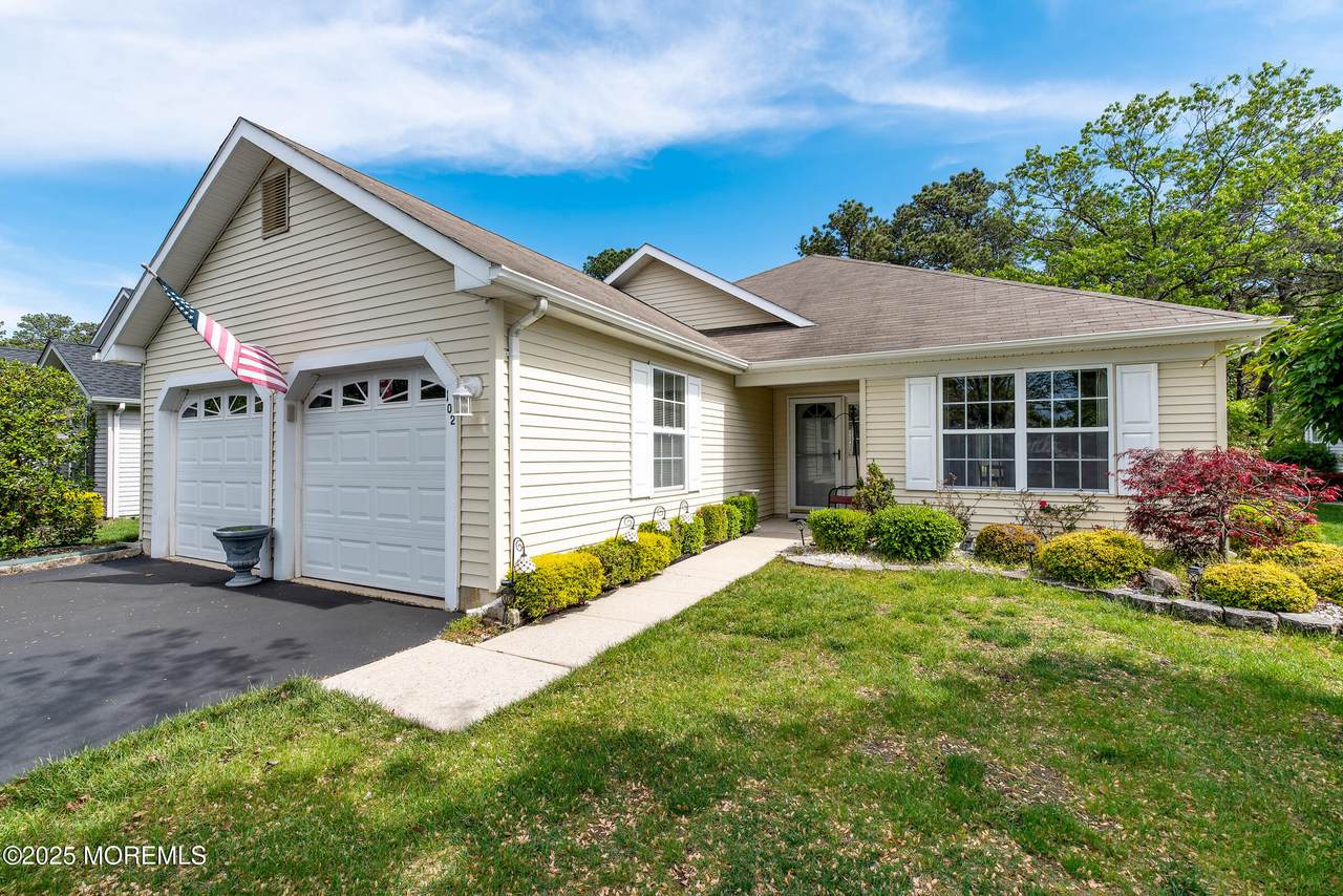102 Clear Lake Road - Photo 1