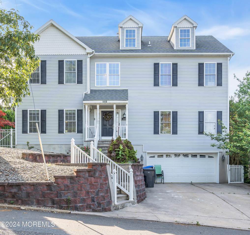1418 Summit Place - Photo 1