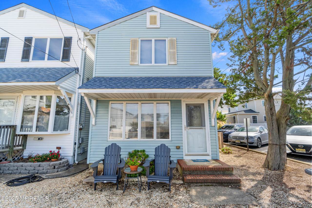 2203 Grand Central Avenue - Photo 1
