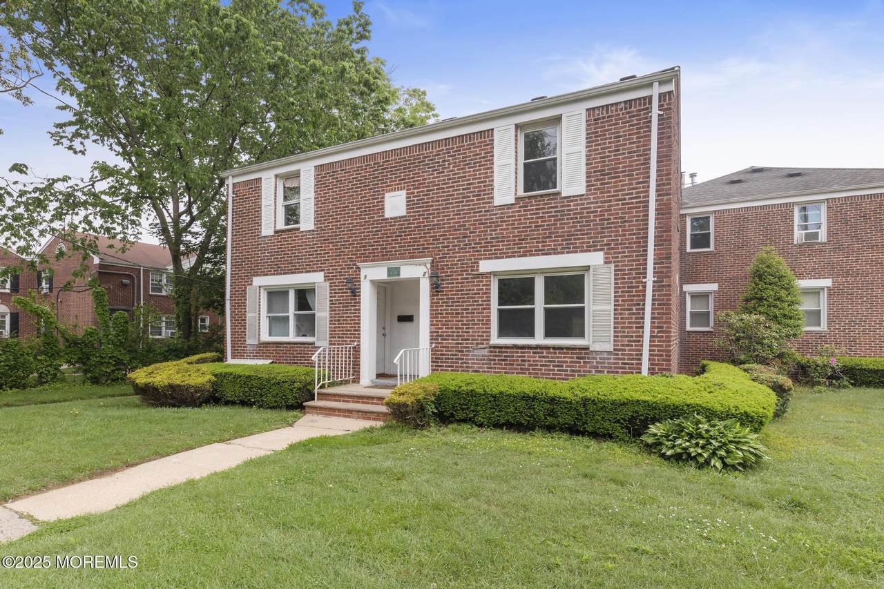 317 Bath Avenue - Photo 1