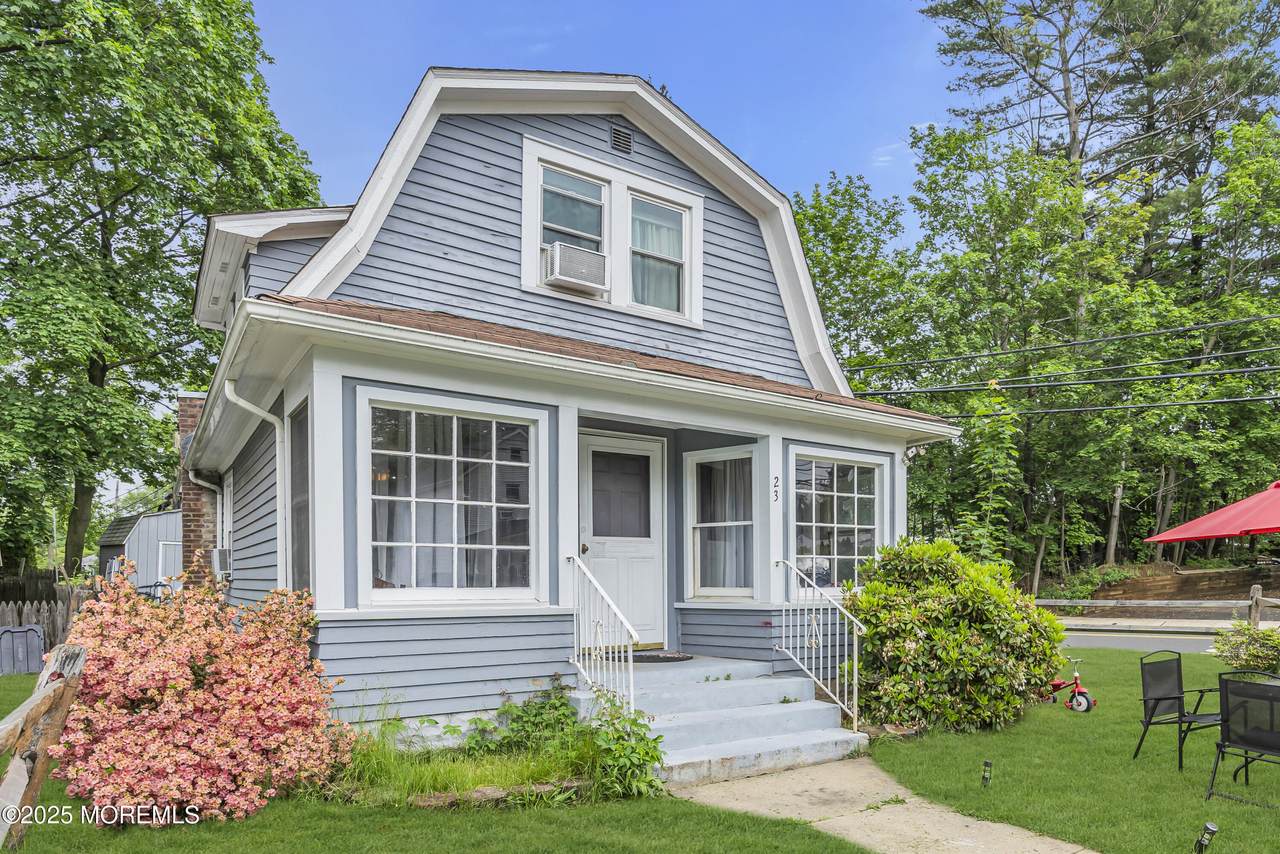 23 Vought Avenue - Photo 1