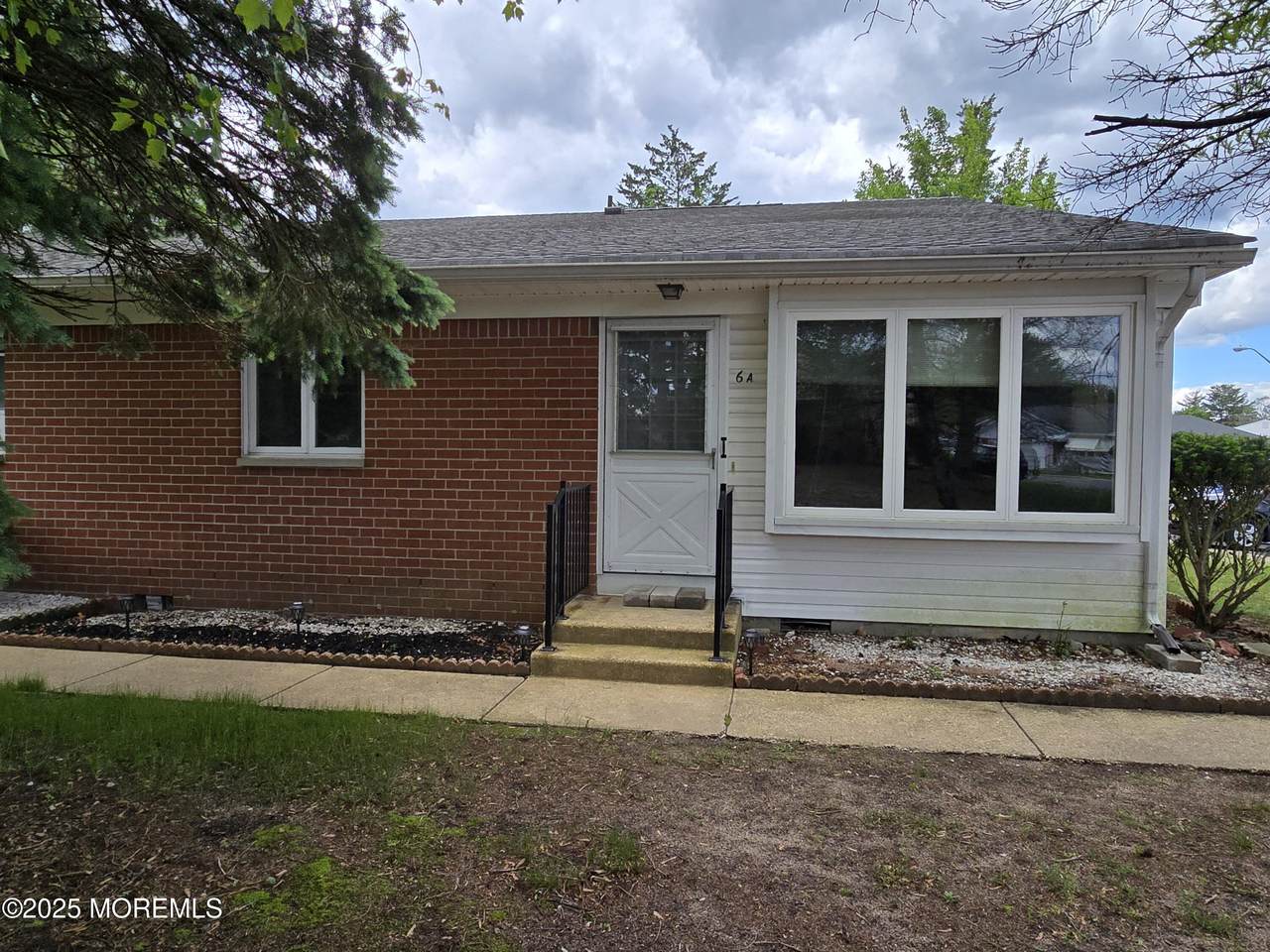 6 Conestoga Drive - Photo 1