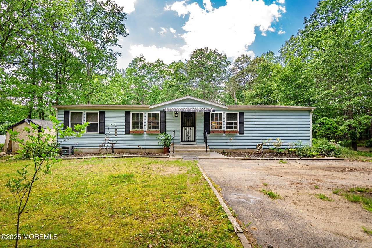 846 Perrineville Road - Photo 1