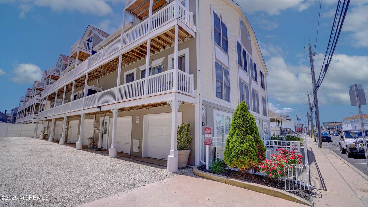 33 Sumner Avenue - Photo 1