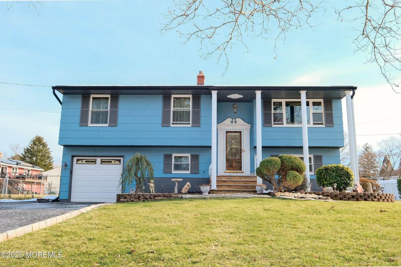 277 Grandview Avenue - Photo 1