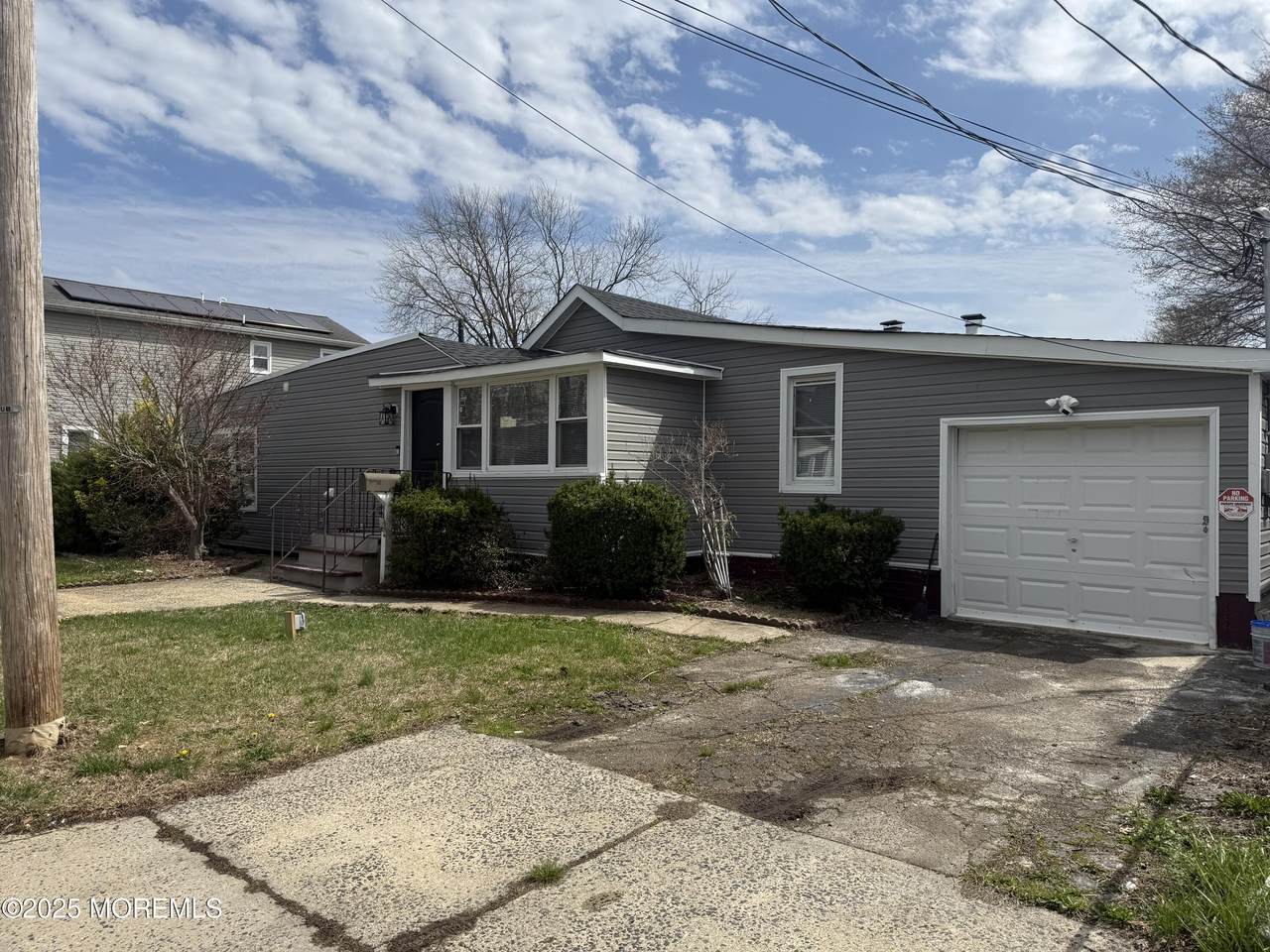 636 Sydney Avenue - Photo 1