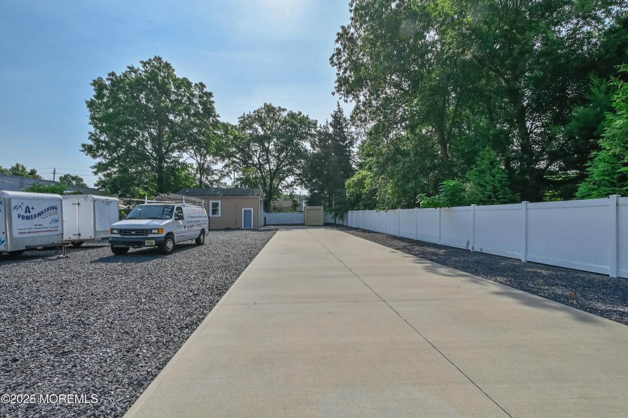 33 Bordentown Trail - Photo 1