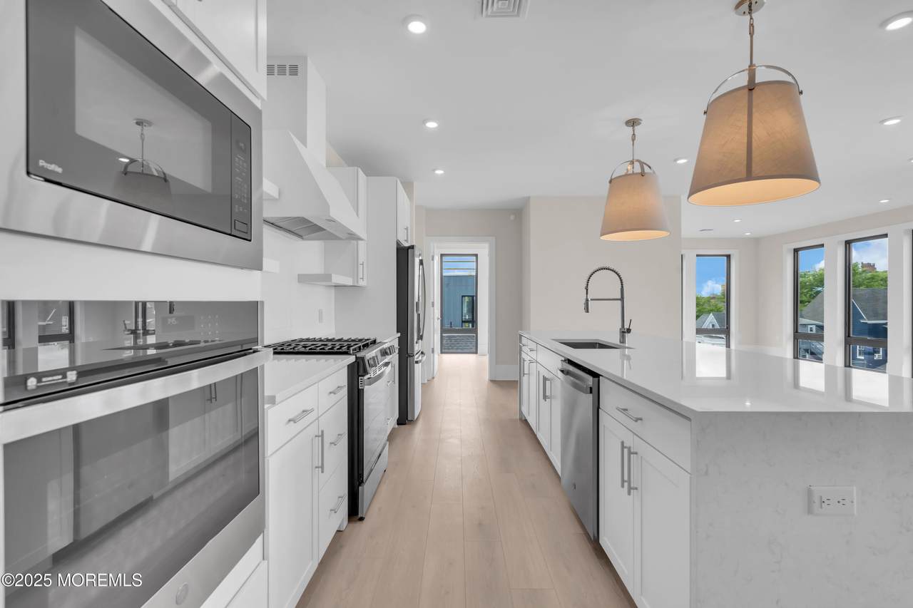 218 3rd Avenue - Photo 1
